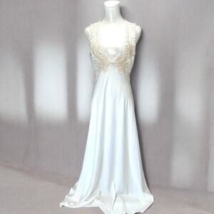 Vintage Wisteria by Dian Samandi Nightgown / Bridal Gown – Size 1X